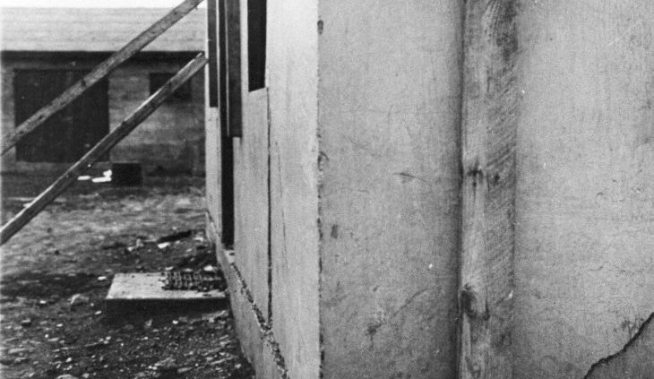 Samkomuhúsið Ungó. Sér í útihús Halldórs Sigfússonar.