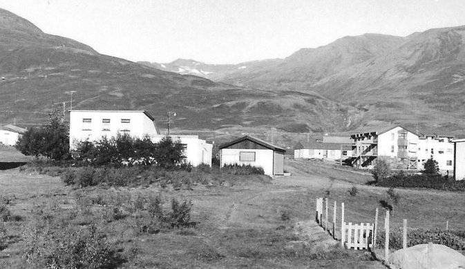 Fr.v. Dvalarheimilið Dalbær, Melar - Karlsrauðartorg/Lækjarstígur. Tekið sunnan við Steinholt.