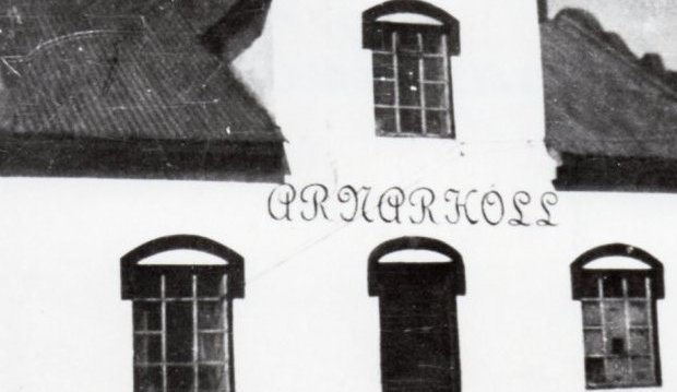 Arnarhóll (Bjarkarbraut 6) er byggður í nýbarrok stíl árið 1929 af þeim feðgum Jóni Jónssyni og Jóhanni Jónssyni.