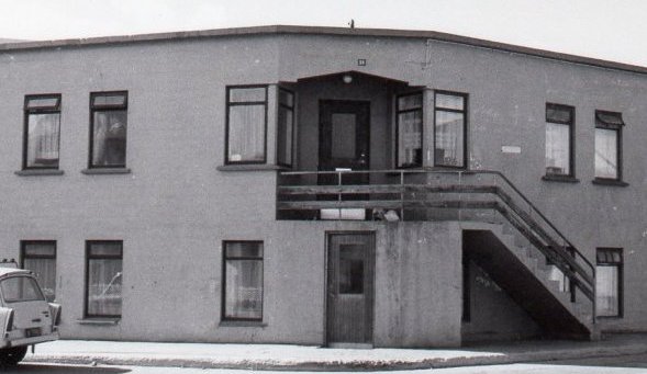 Dröfn sem stóð á horni Skíðabrautar og Hafnarbrautar en nú er horfið. Mynd tekin 1984.