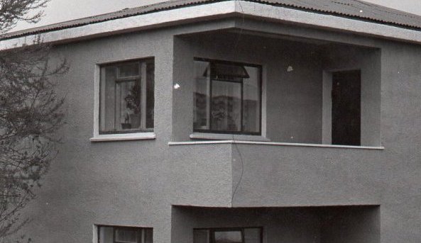 Þórshamar (Sognstún 1). Tryggvi Kr. Jónsson byggði Þórshamar 1942 á Sognstúninu (Kristján E. Hjartarson, Húsaskráning).