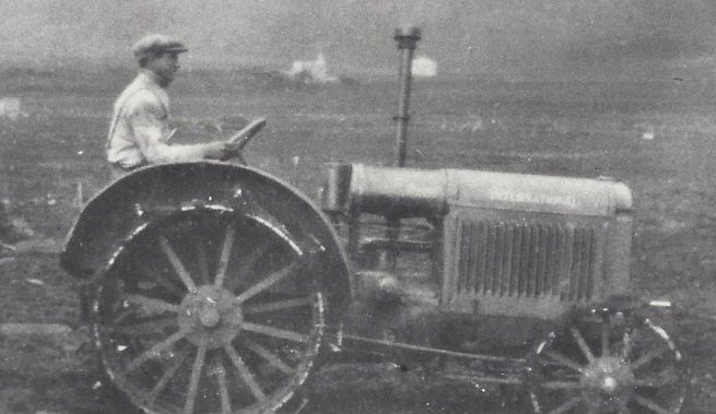 Dráttarvél: International ´45. 
Ökumaður óþekktur