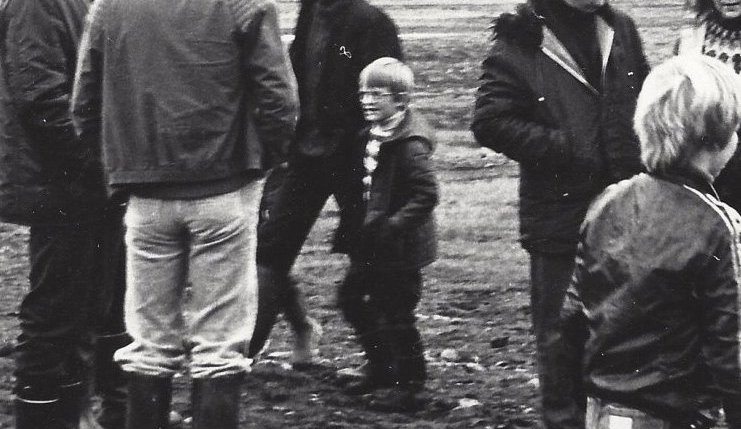 Réttað í Tungurétt, Fólkið sem þekkja má er lengst til v. Árni Óskarsson og fólkið lengst til h er Árni Arngrimsson og Bára Elíasdóttir.