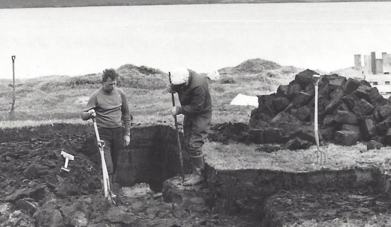 Matthías Jakobsson og Arnbjörn Stefánsson. Myndin er tekin 1979 við móttekju í Sauðaneskoti á Upsaströnd.