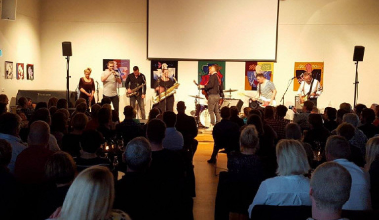 16357904_608700102648181_1604375874_o