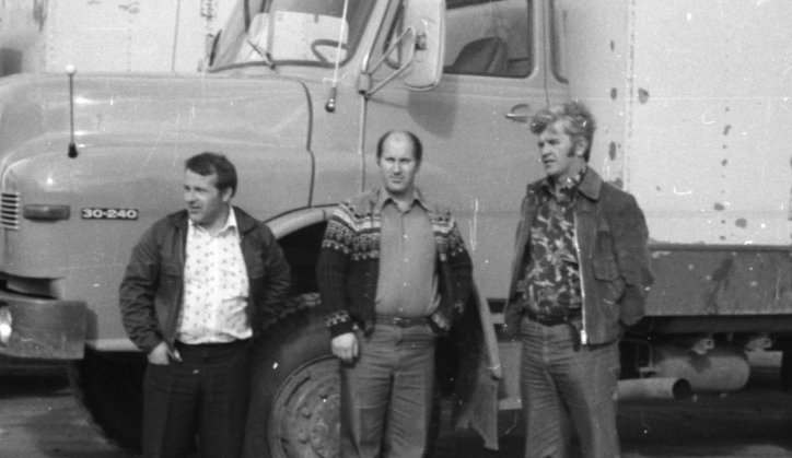 Tveir þrautseigustu þjónarnir: Júlíus Steingrímsson t.v. og Jón Anton Jónsson t.h. Á milli þeirra stendur Eiður Steingrímsson.