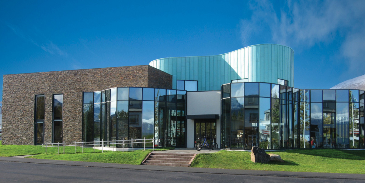 Bókasafn Dalvíkurbyggðar auglýsir laust starf í sumarafleysingum á bókasafni og á upplýsingamiðstöð.