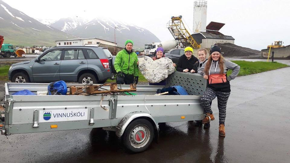 Nemendur í 9. bekk stóðu sig vel við ruslatínsluna