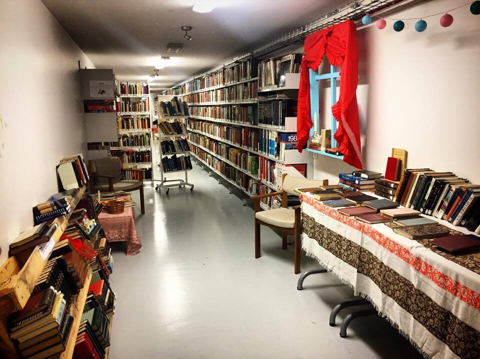 Undirgöngin milli bóka- og héraðsskjalasafnsins hafa fengið upplyftingu á síðustu misserum.