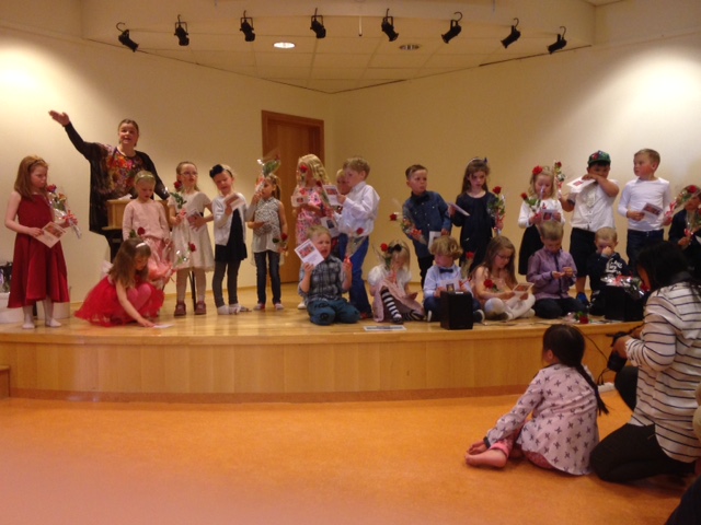 Útskrift elstu barnanna í Kátakoti