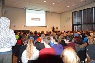 Fjölmenni á hádegisfyrirlestri