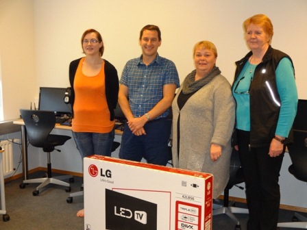 Kvenfélagskonur komu færandi hendi