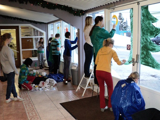 Myndlistaval málar í Klemmunni