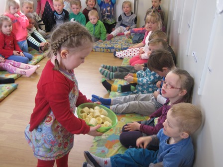 Hólakot heimsækir Kátakot