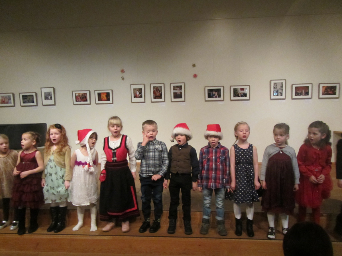 Jólasveinavísurnar fluttar í Bergi