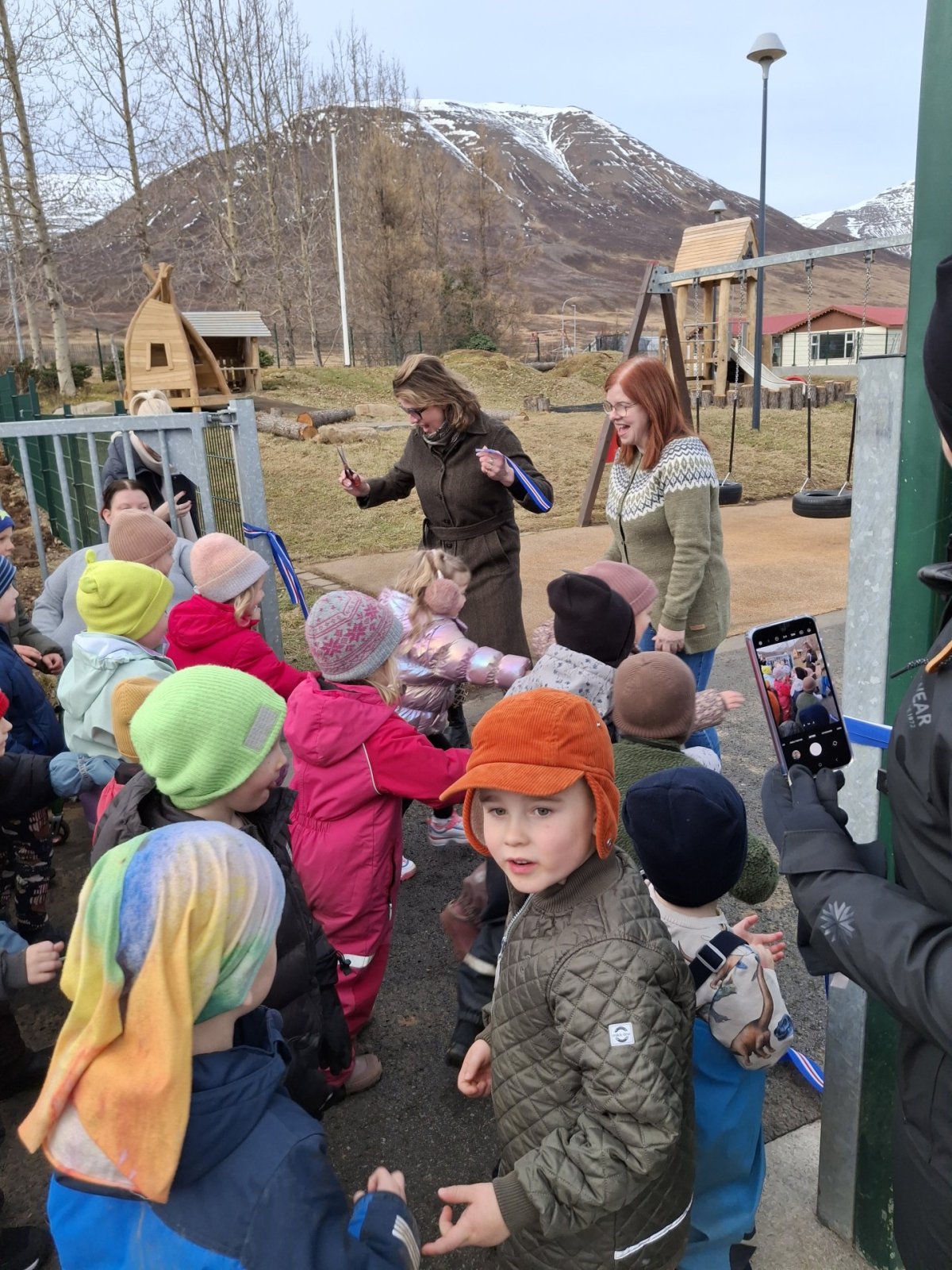 Opnun leikskólalóðar-myndir
