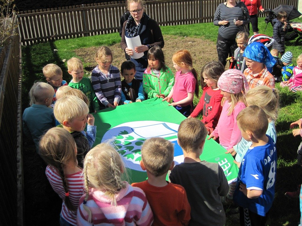 Skólar Dalvíkurbyggðar flagga grænfána