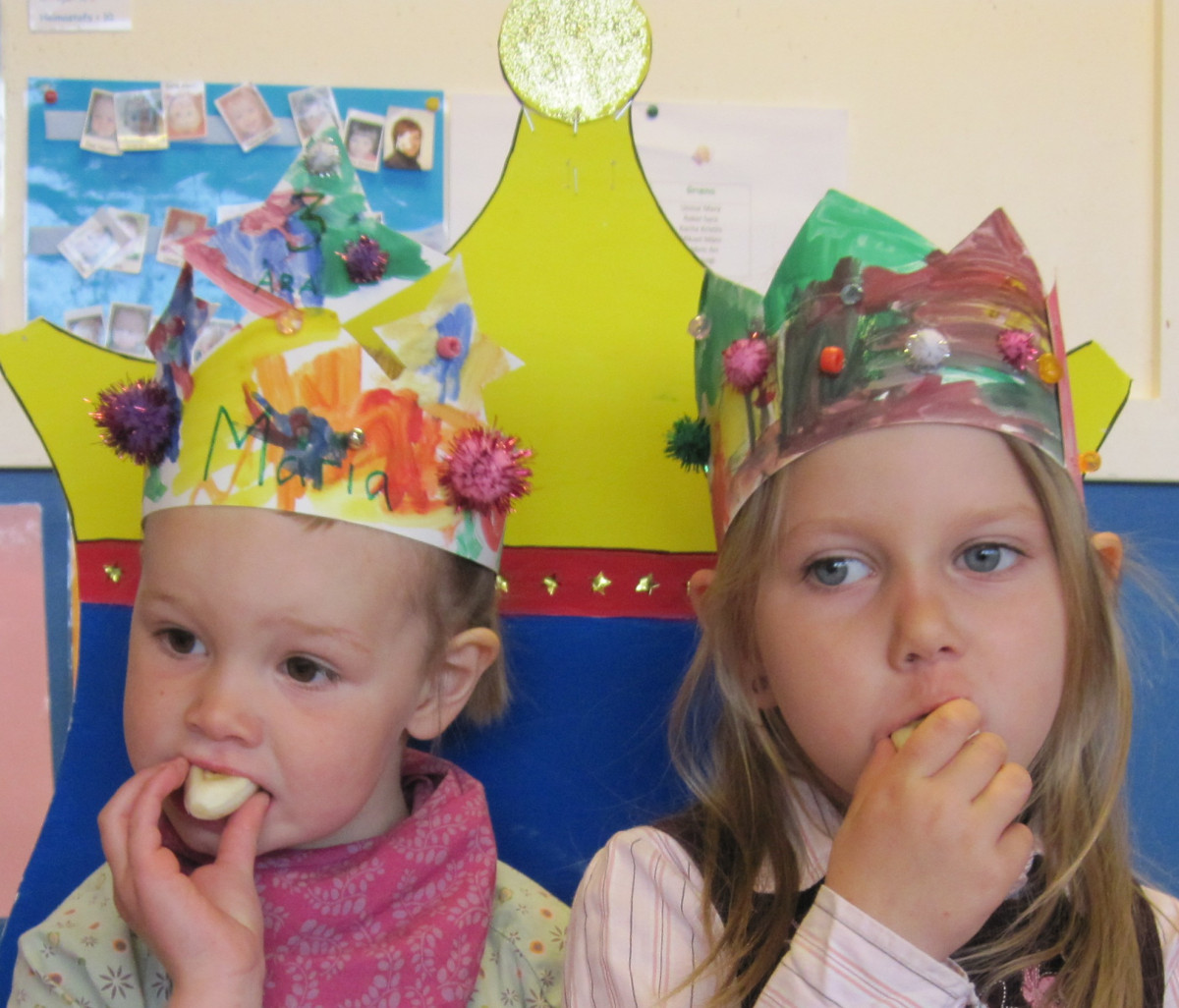 Roksana 4. ára og María 3. ára