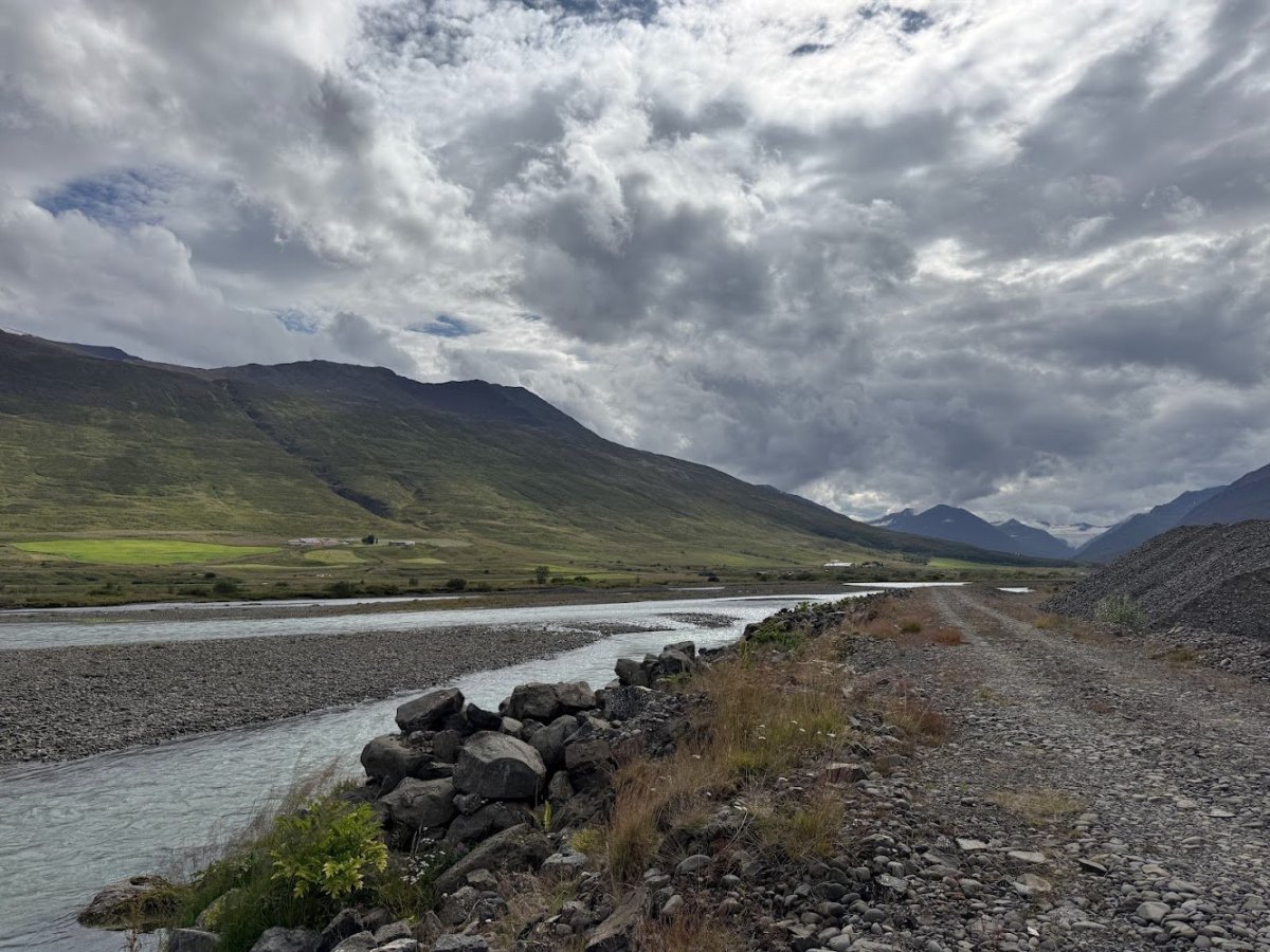 Íbúðar- og þjónustusvæði við Kirkjuveg og Karlsrauðatorg