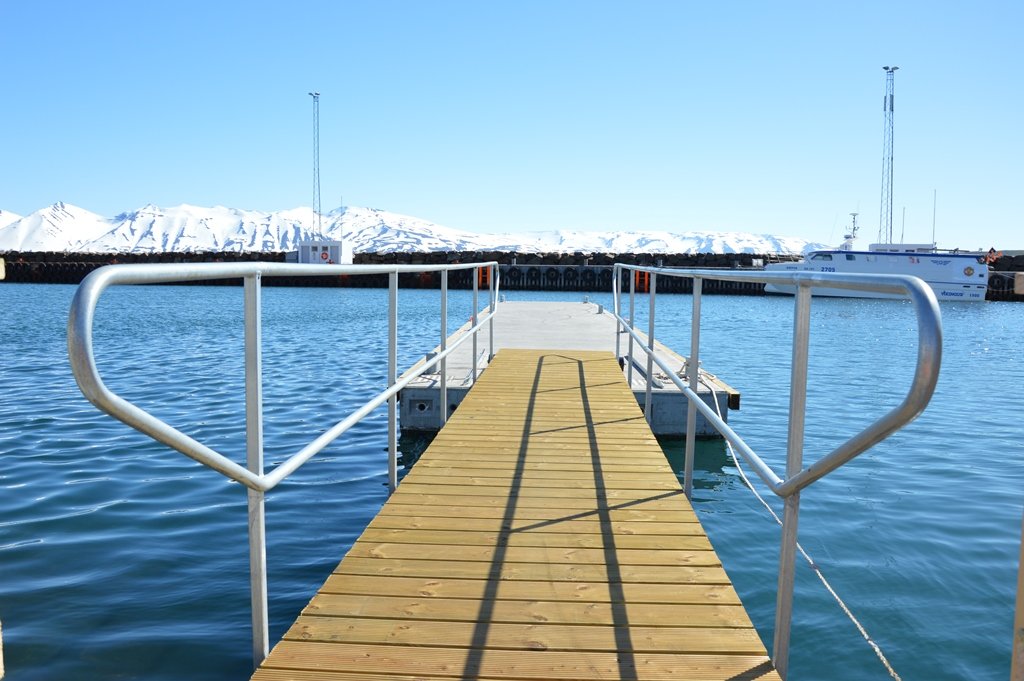 Ný flotbryggja í Dalvíkurhöfn