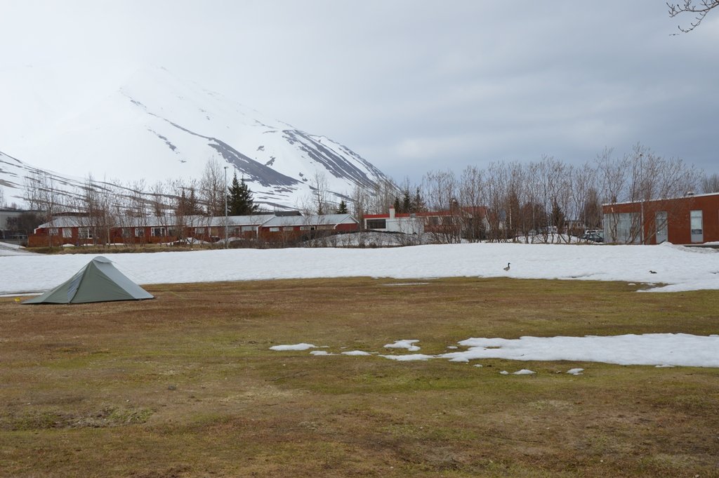 Fyrsti tjaldbúinn mættur