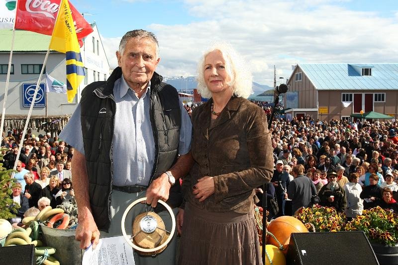 Óskar Jónsson bifreiðastjóri og fv forstjóri flutningafyrirtækis á Dalvík heiðraður