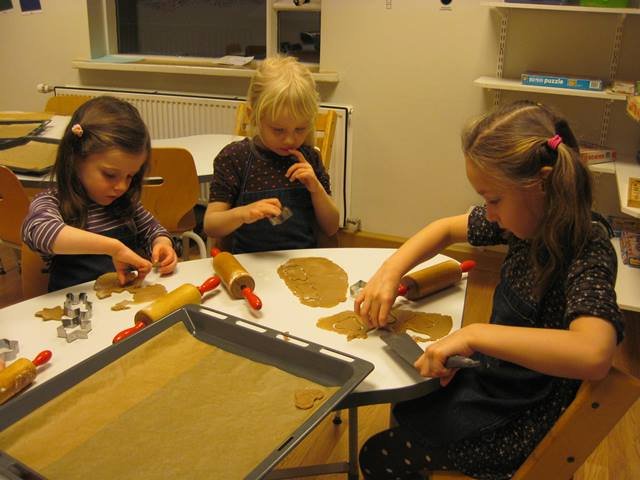 Þegar piparkökur bakast