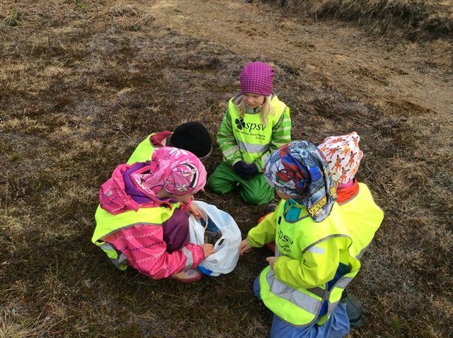 Árgangur 2009 í útikennslu 14. maí