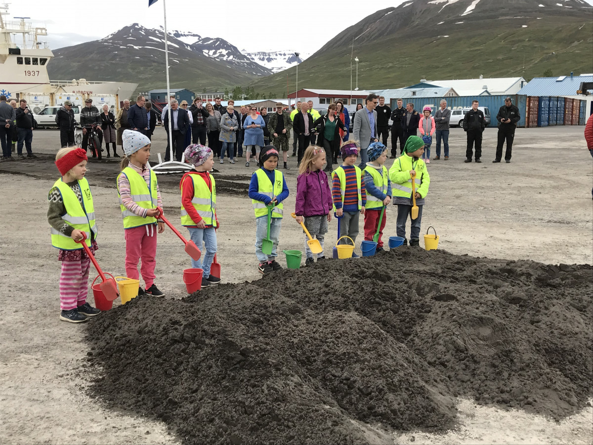 Skóflustunga hjá Samherja