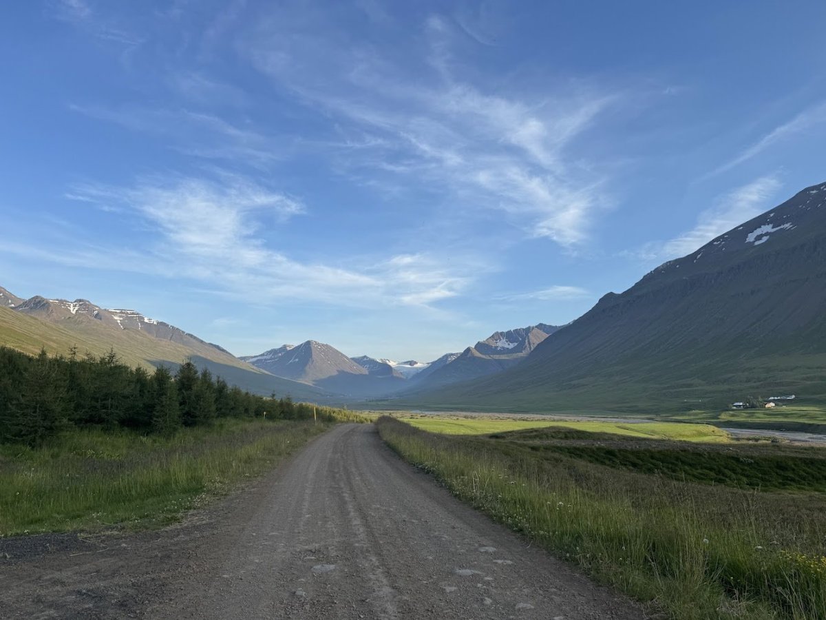 Tilkynning frá veitum Svarfaðarbraut lokuð til suðurs frá Mímisvegi vegna malbikunar.