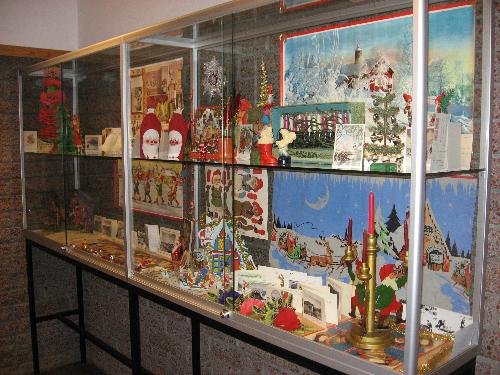 Sýning á jólaskrauti og munum tengdum jólum sett upp í Ráðhúsinu