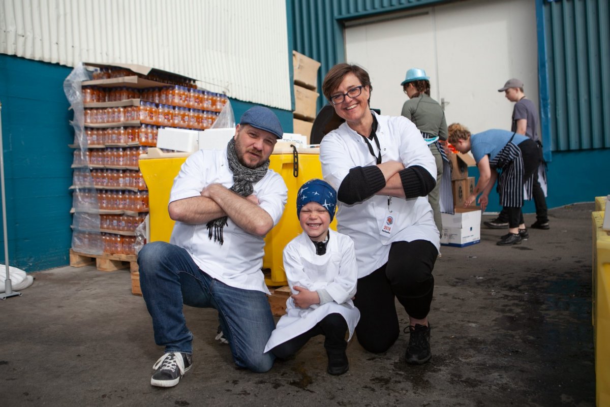 Friðrik V. yfirkokkur hátíðarinnar og Arnrún Magnúsdóttir aðstoðarkokkur   -   Mynd: Bjarni Eiríksso…