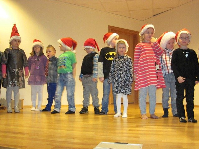 Mánabörn á litlu jólunum í Dalvíkurskóla