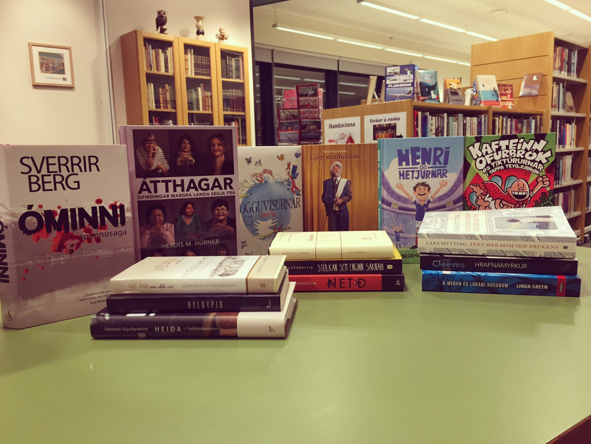 Nokkrar nýjar bækur bættust við safnkostinn í morgun og aðrar sem voru til fyrir en eru nú fáanlegar…