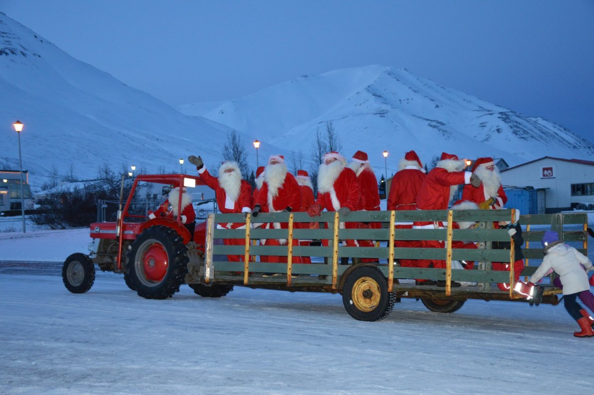 Jólasveinarnir mæta á svalirnar