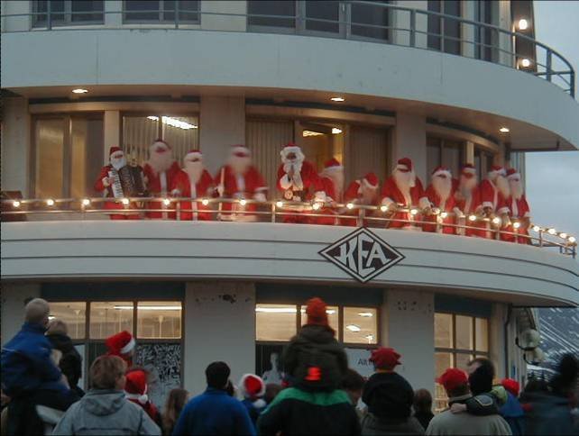 Jólasveinar á svalirnar hjá Víkurkaup