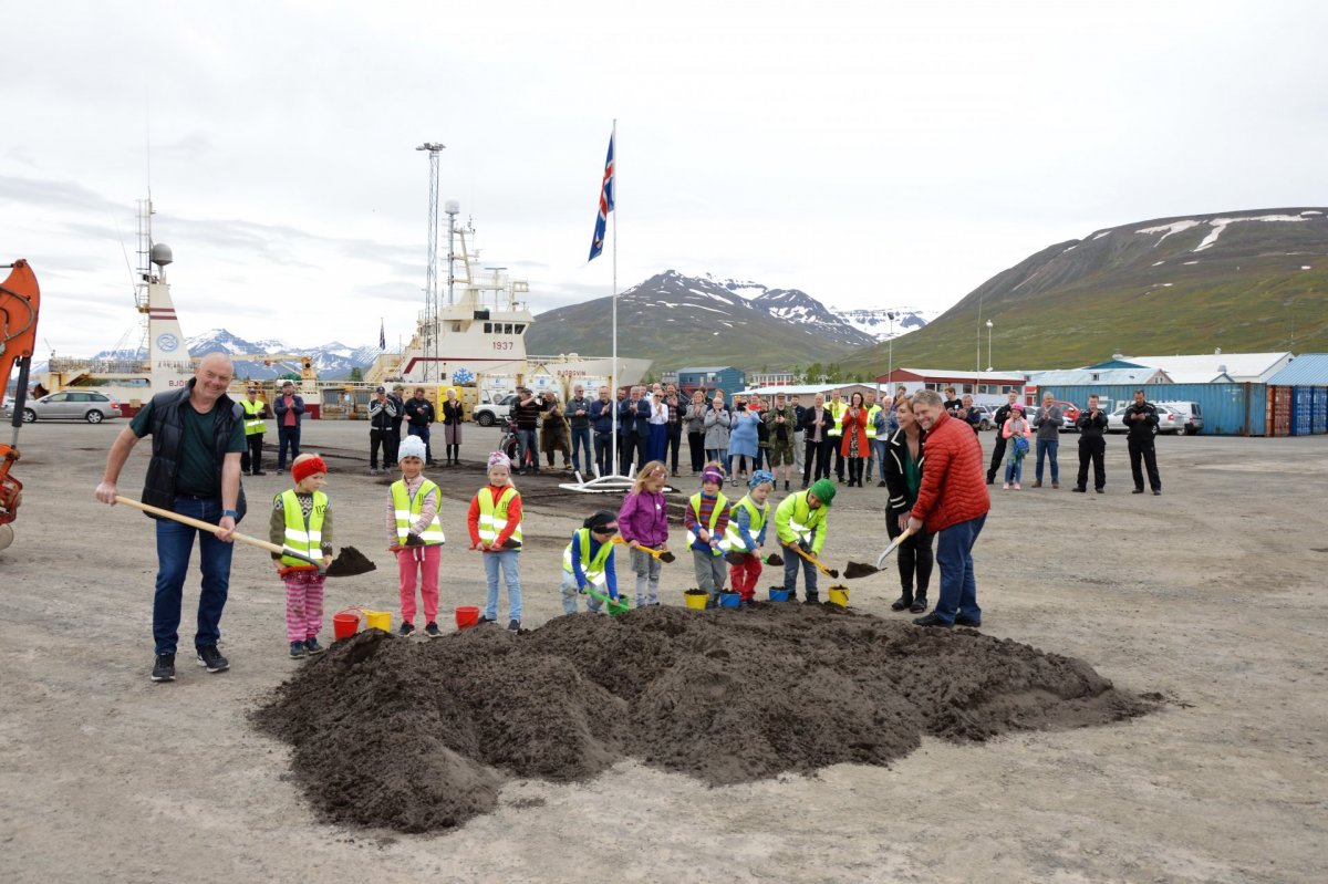 Skóflustunga að nýju frystihúsi Samherja á Dalvík