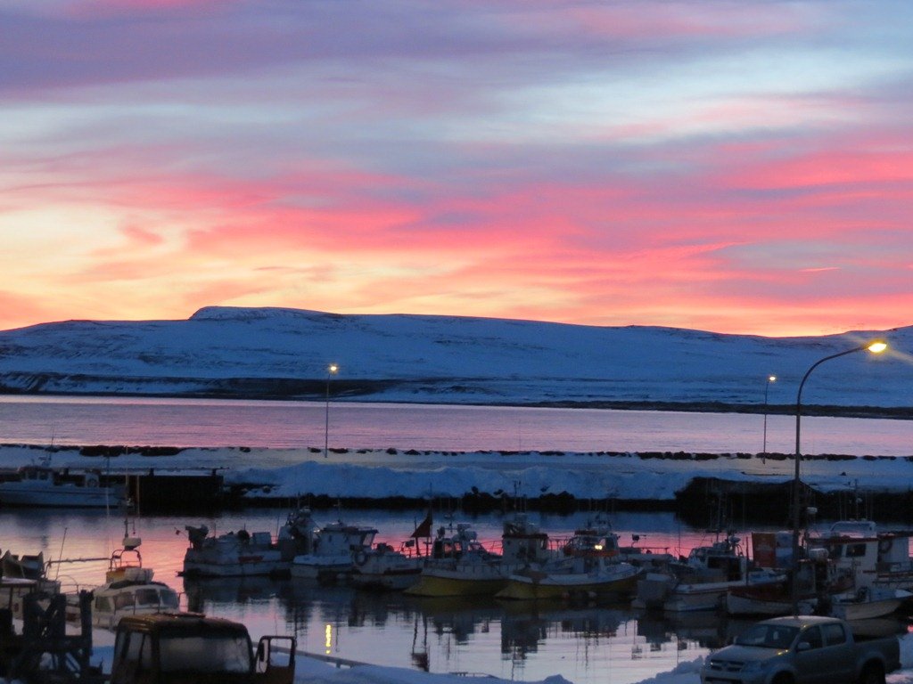 Sól tekin að hækka á lofti