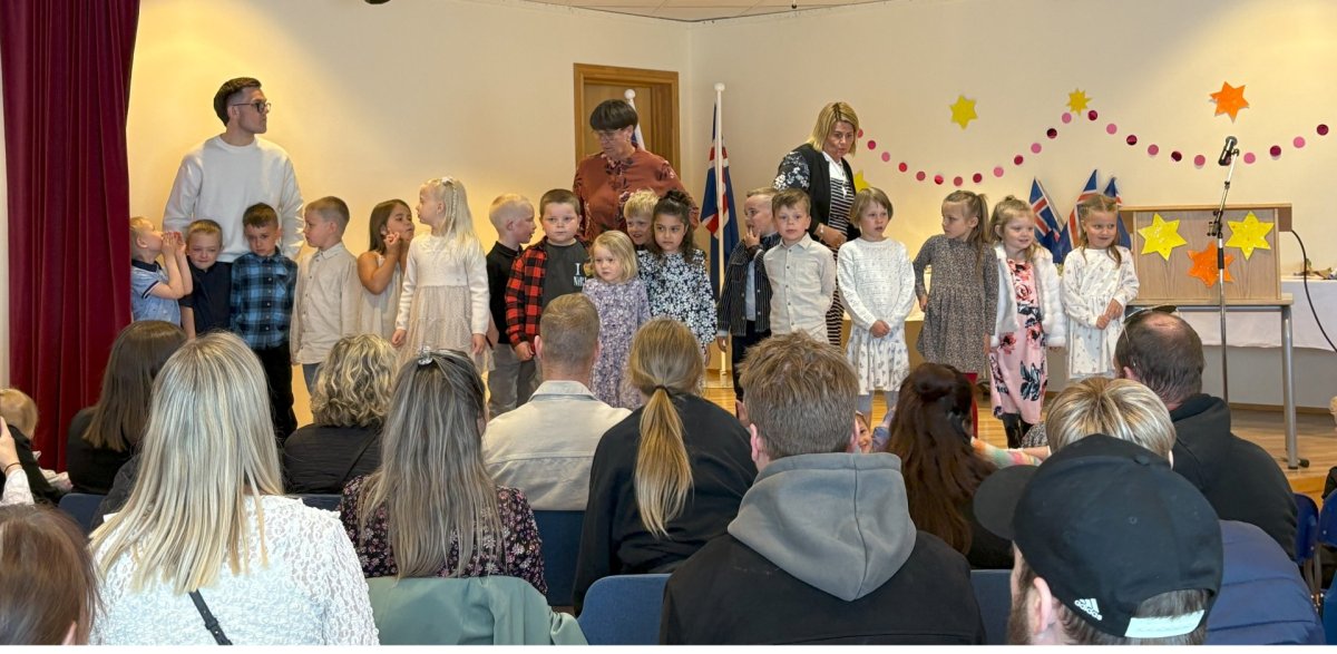 Úskrift elstu nemenda