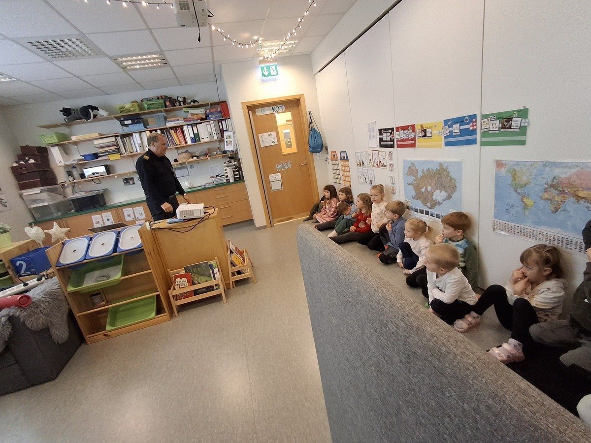 Villi slökkviliðsstjóri kom í heimsókn til okkar