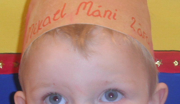 Mikael Máni 2. ára