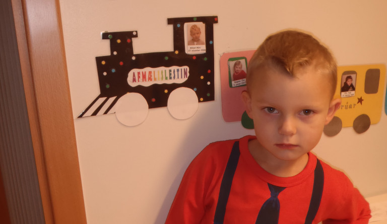 Mikael Máni afmæli