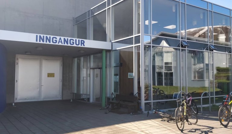 Sundlaugin lokar vegna framkvæmda 3. maí.