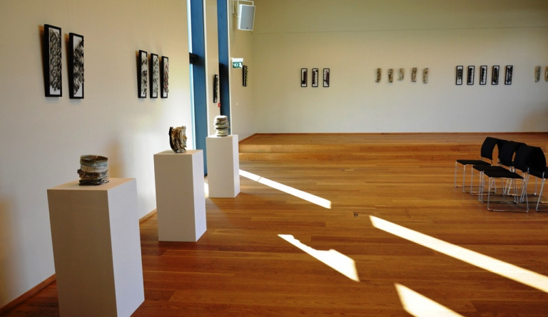 Beggja vegna múlans - samsýning í Bergi