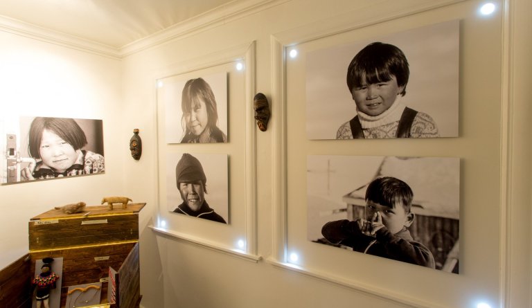 Grænlensk börn í sundkennslu í Dalvíkurbyggð