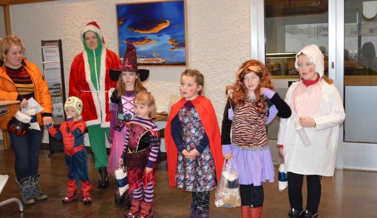 Opnum skrifstofuna kl. 9 í dag öskudag