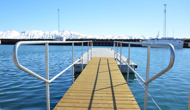 Ný flotbryggja í Dalvíkurhöfn