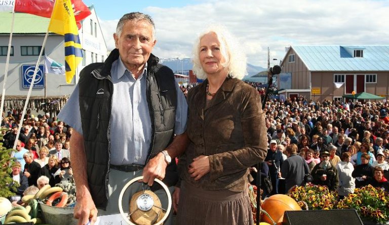 Óskar Jónsson bifreiðastjóri og fv forstjóri flutningafyrirtækis á Dalvík heiðraður