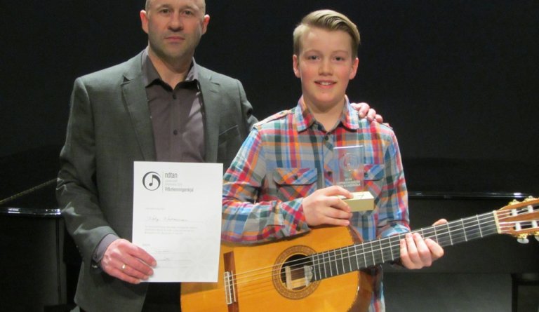 Alla leið í Eldborgarsal Hörpu