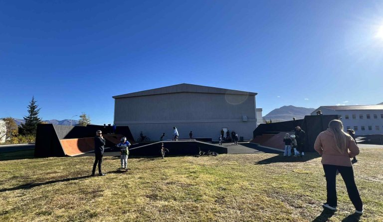 Nýr hlaupahjóla- og hjólabrettavöllur á Dalvík.